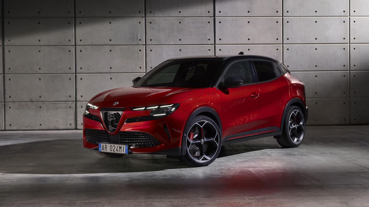 Alfa Romeo ukázala svůj první elektromobil. Milano ale může mít i spalovací motor